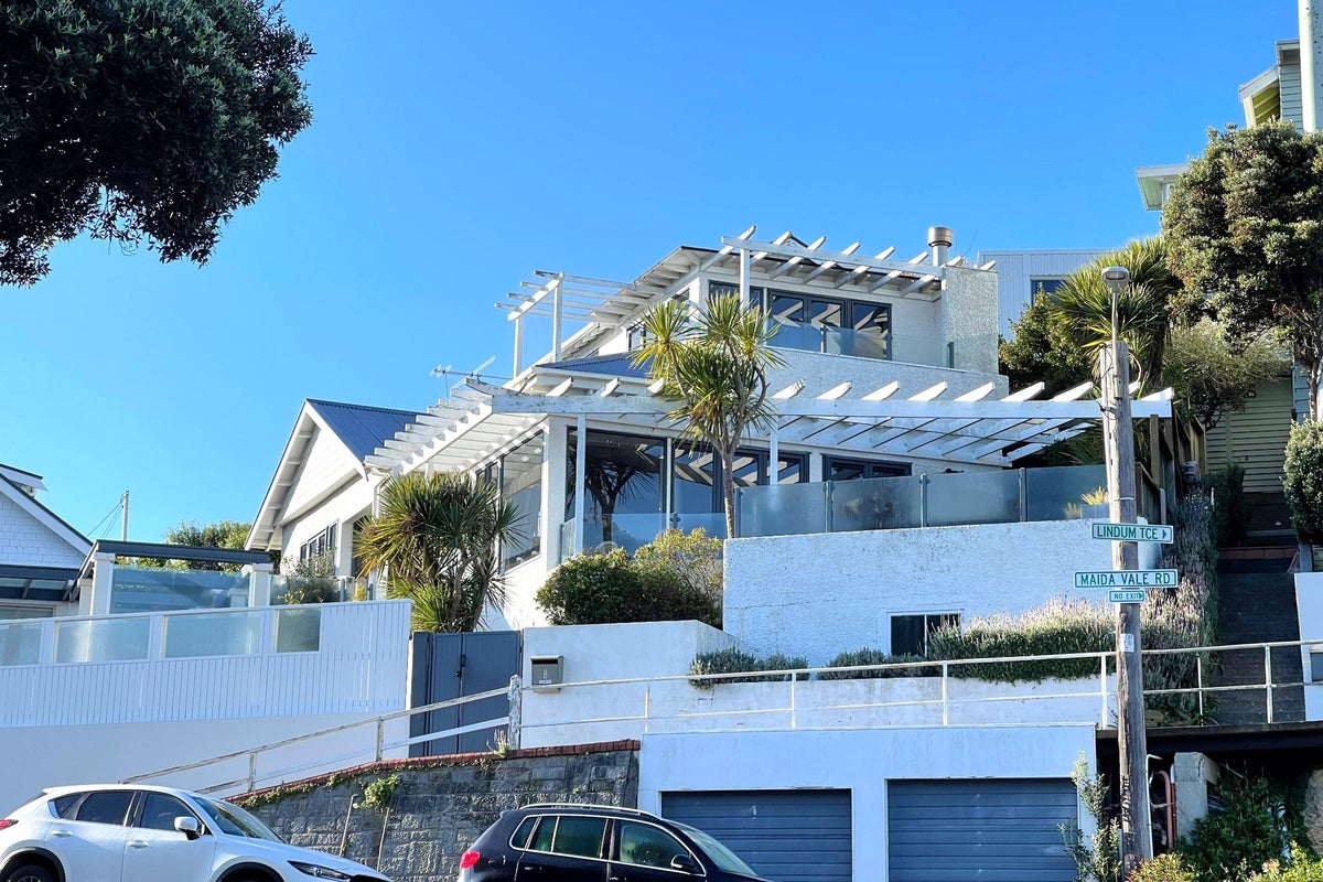 8 Maida Vale Road, Roseneath, Wellington - Carousel 1
