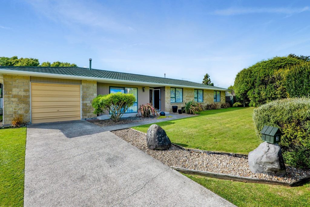 2 Bronte Place, Whalers Gate, New Plymouth - Carousel 1