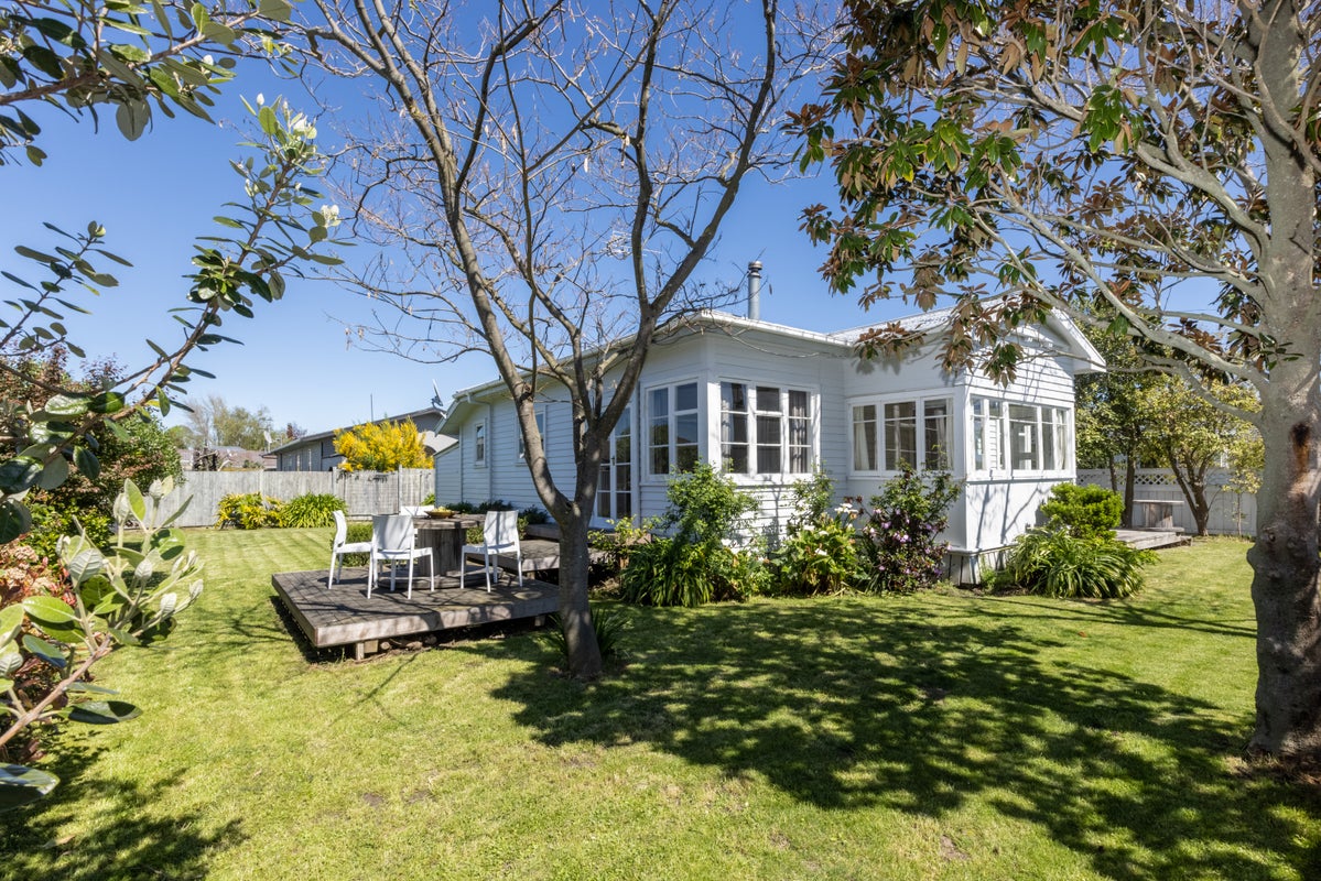 38 Avenue Road, Greenmeadows, Napier - Carousel 1