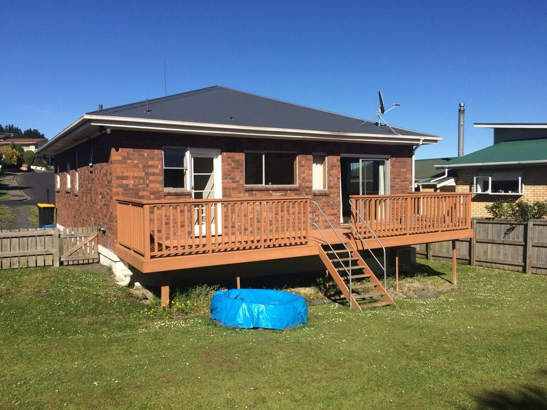17 Kinmont Crescent, Kinmont Park, Mosgiel - Carousel 1