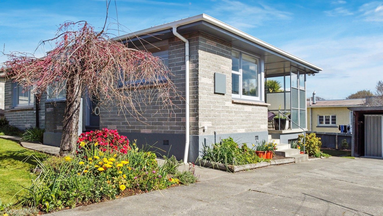 8 Hugh Street, Seaview, Timaru - Carousel 1