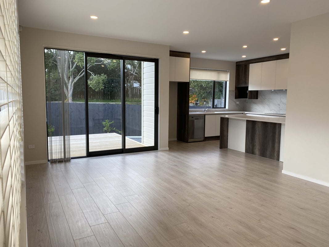 14A Whitford Avenue, Mount Wellington, Auckland - Carousel 2