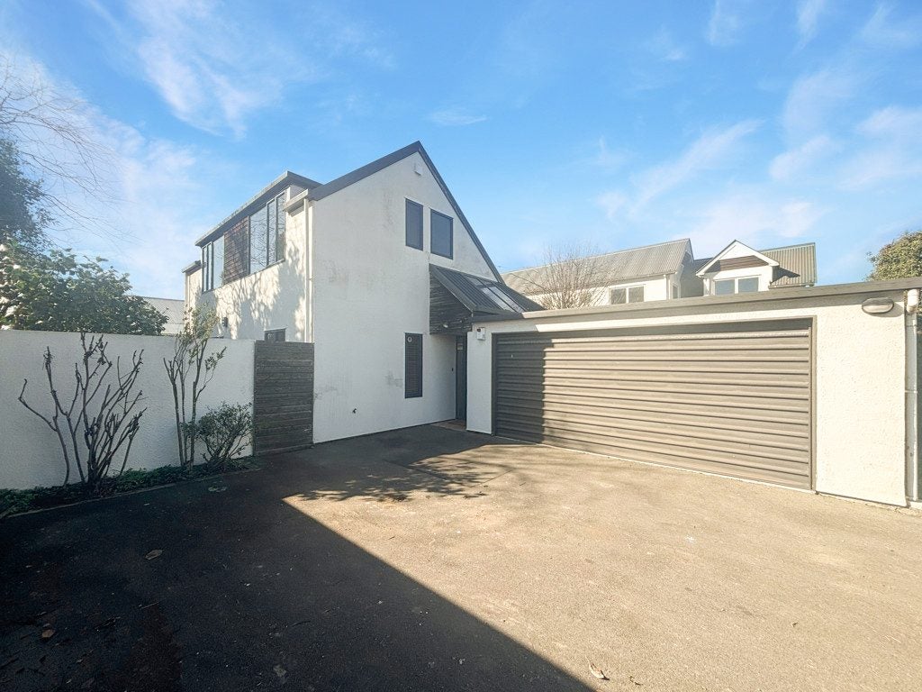 2 Kinleys Lane, St Albans, Christchurch - Carousel 1