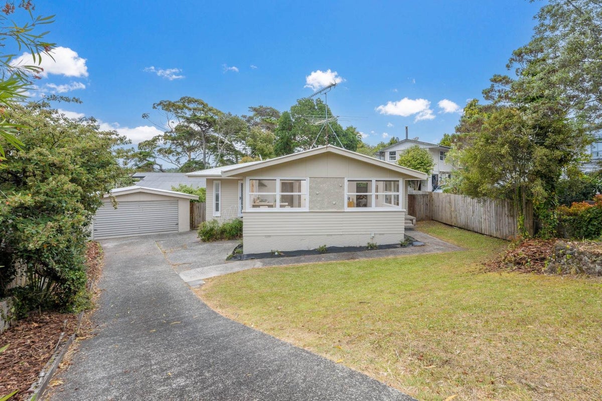 14 Sunhaven Avenue, Glenfield, Auckland - Carousel 1