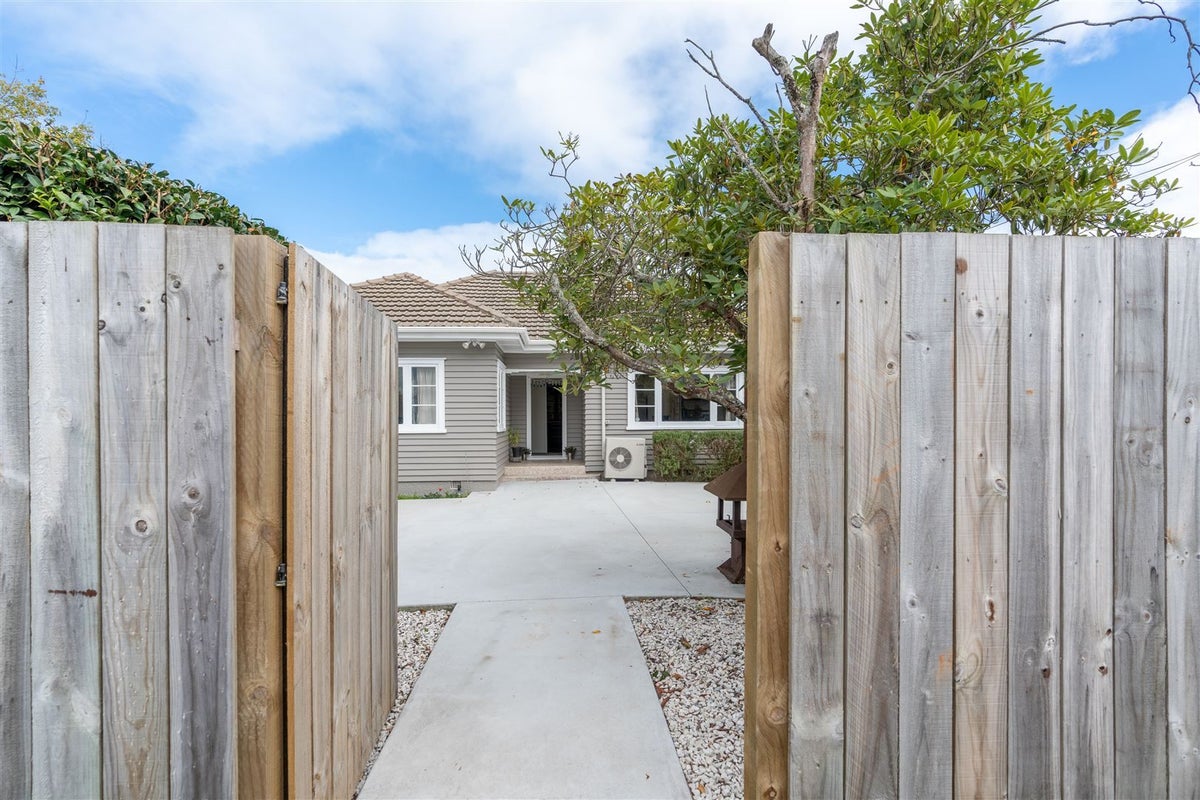 71 Dey Street, Hamilton East, Hamilton - Carousel 25
