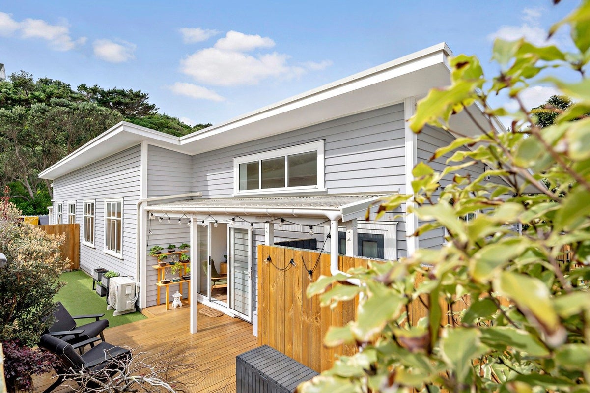 32A Happy Valley Road, Owhiro Bay, Wellington - Carousel 1