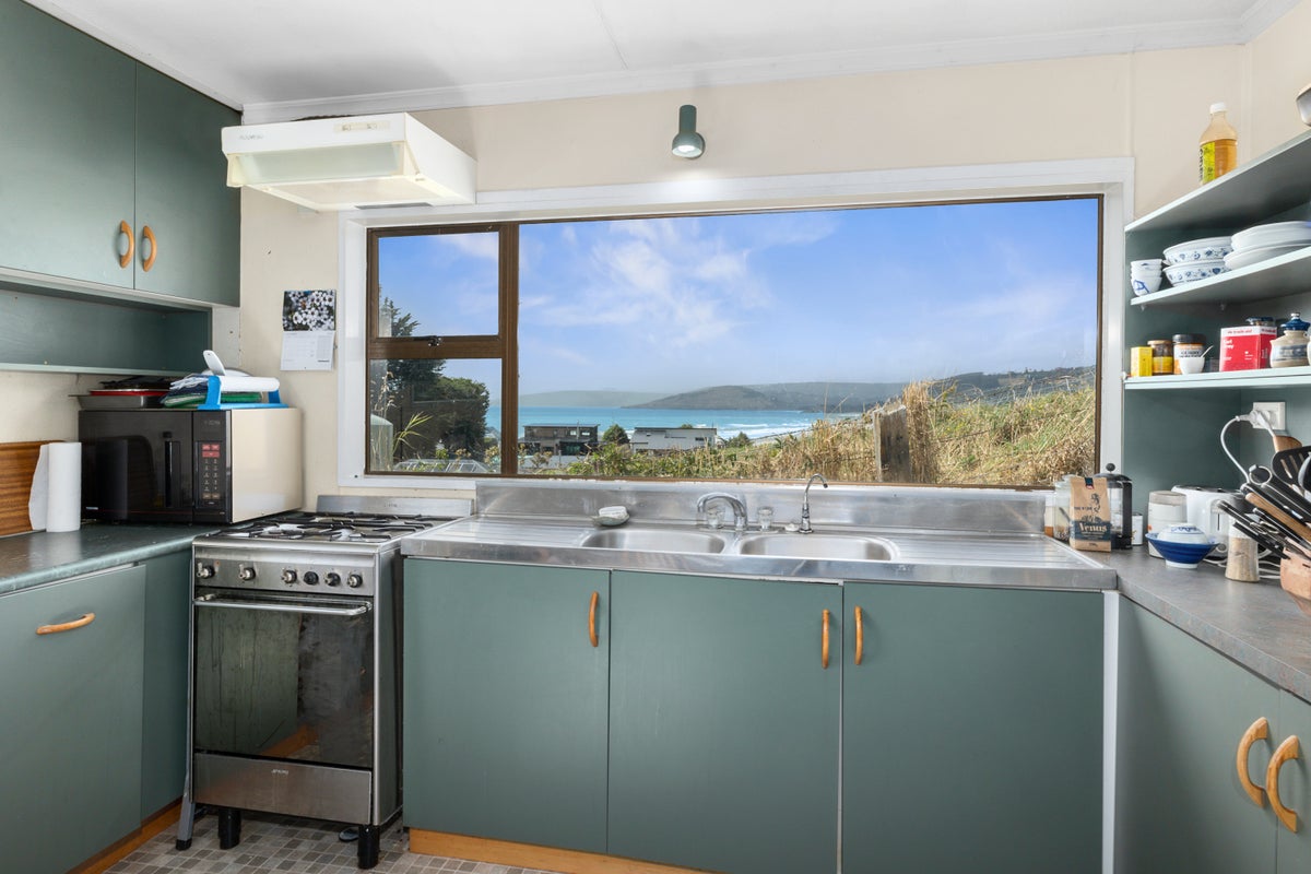8 Watson Street, Warrington, Waikouaiti - Carousel 2