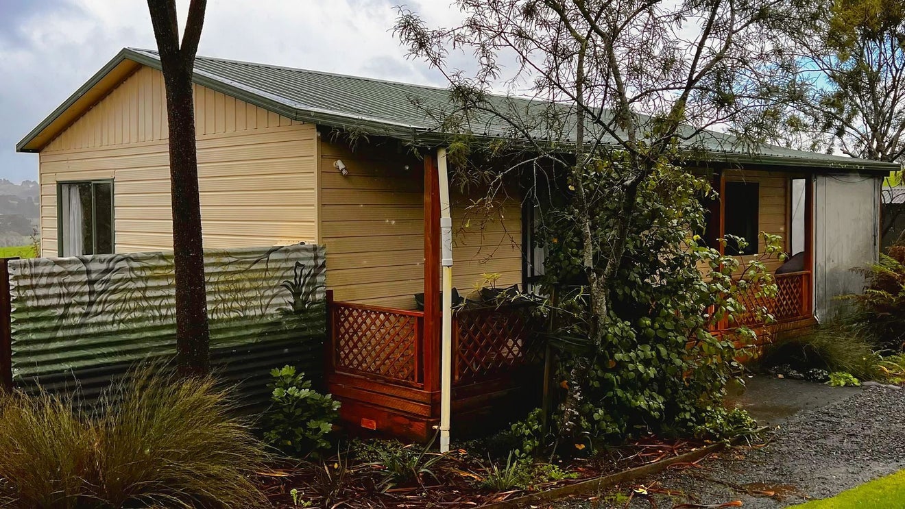 129 Ara-Kotinga, Whitford, Manurewa - Carousel 1