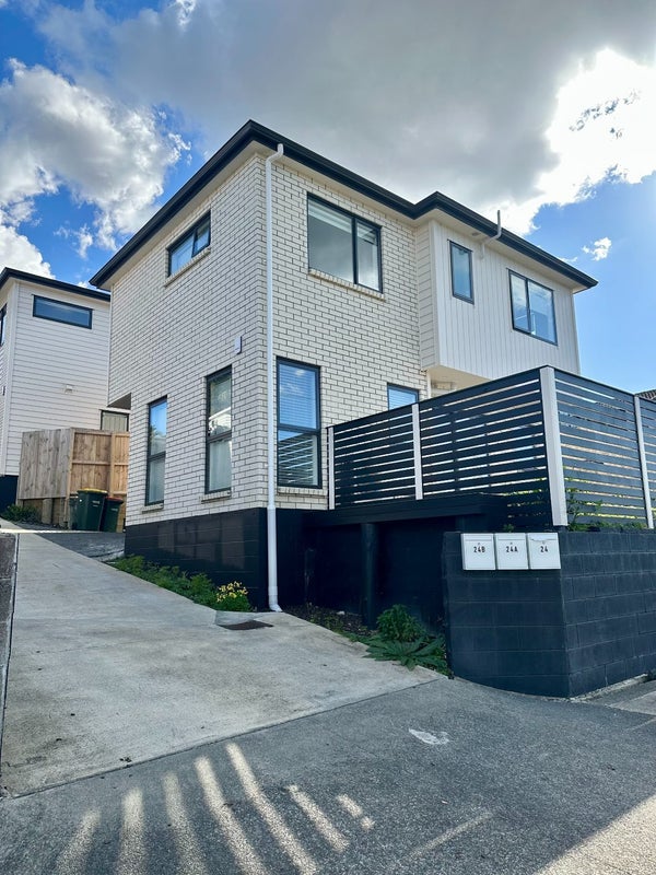24 Whittle Place, New Windsor, Auckland - Carousel 1