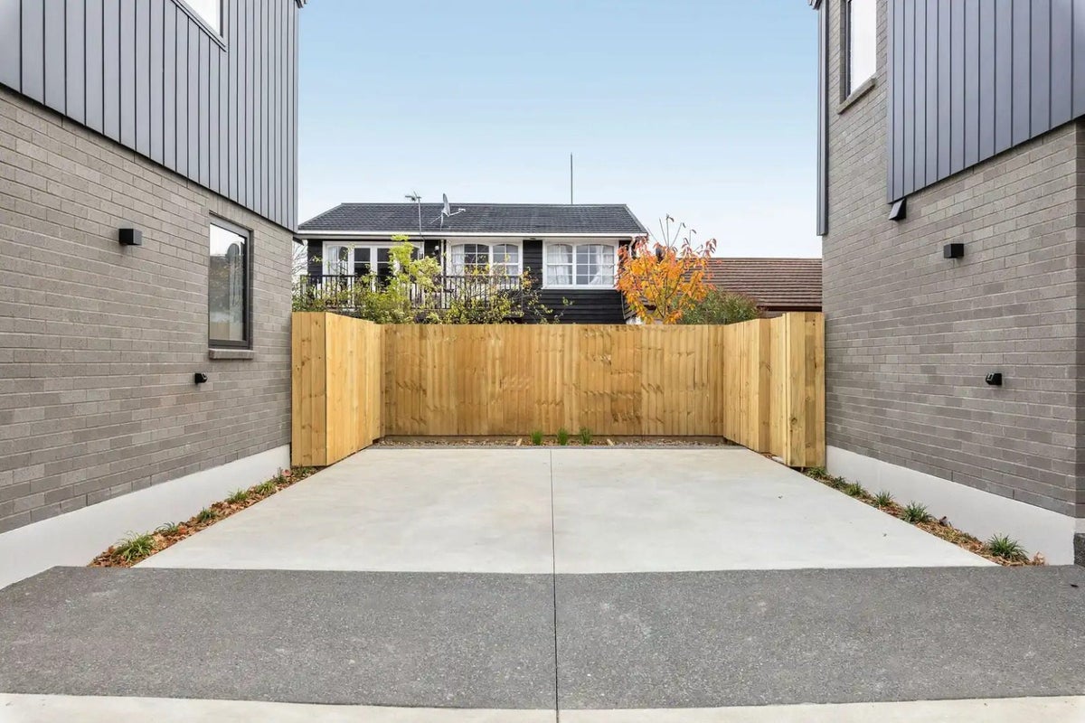 1/437 Worcester Street, Linwood, Christchurch - Carousel 14