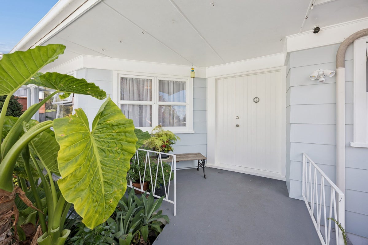 34 Marlborough Avenue, Glenfield, Auckland - Carousel 2