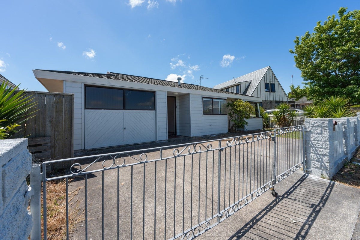 130 Fairs Road, Milson, Palmerston North - Carousel 1