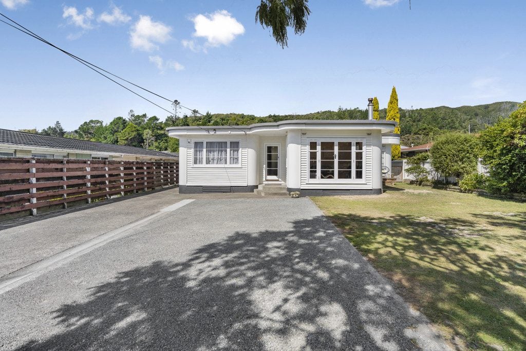 263 Stokes Valley Road, Stokes Valley, Lower Hutt - Carousel 25