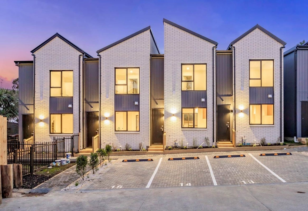 13/7 Broadview Place, Howick, Auckland - Carousel 2
