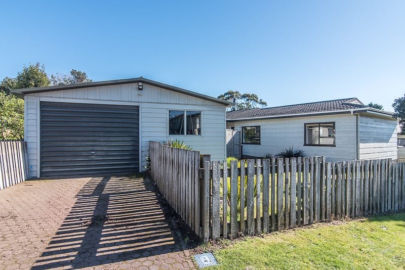 21 Pitoitoi Street, Otaihanga, Paraparaumu - Carousel 1