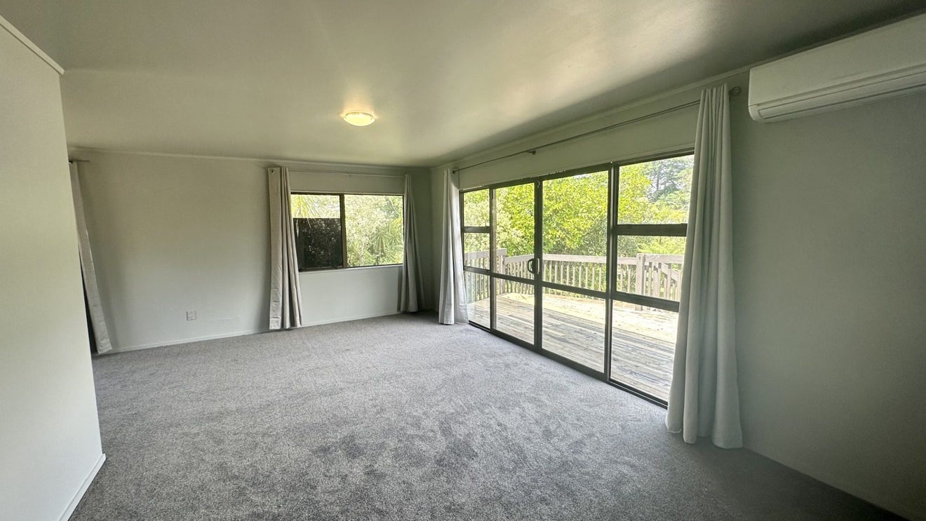 25 Midgley Road, West Harbour, Auckland - Carousel 2