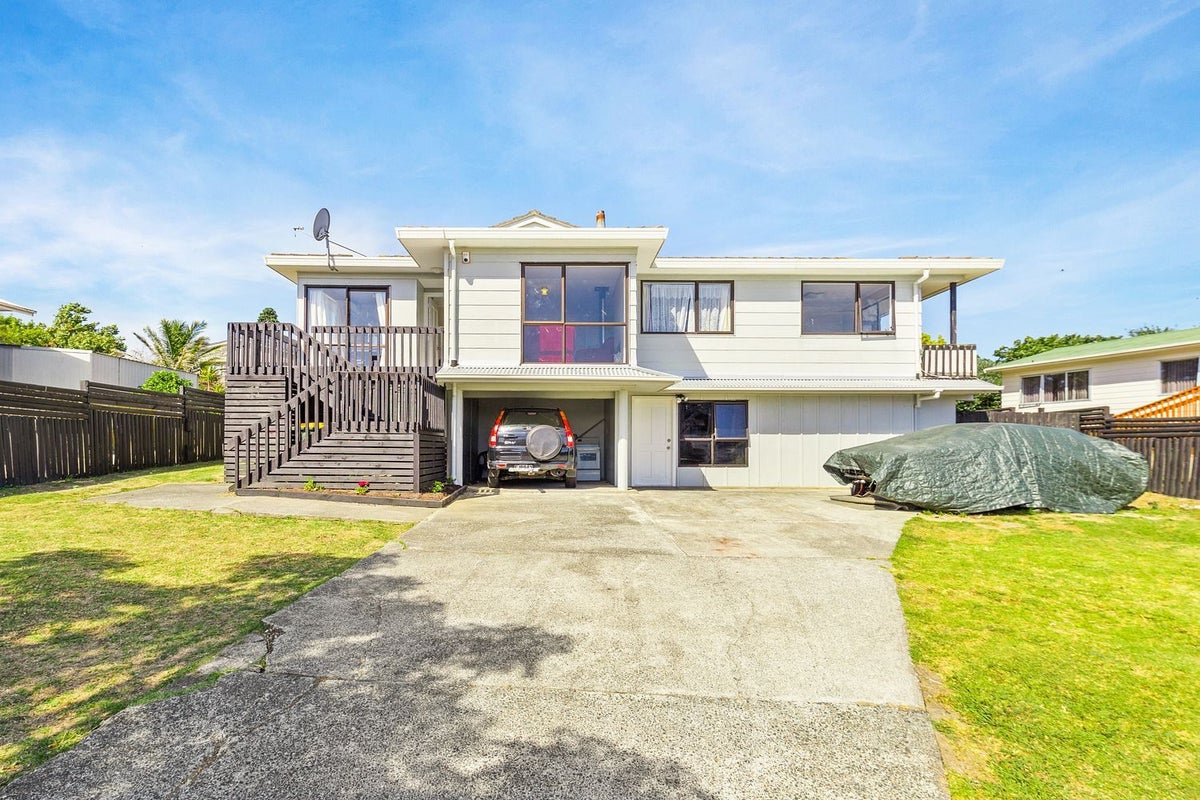 132 Finlayson Avenue, Clendon Park, Auckland - Carousel 1
