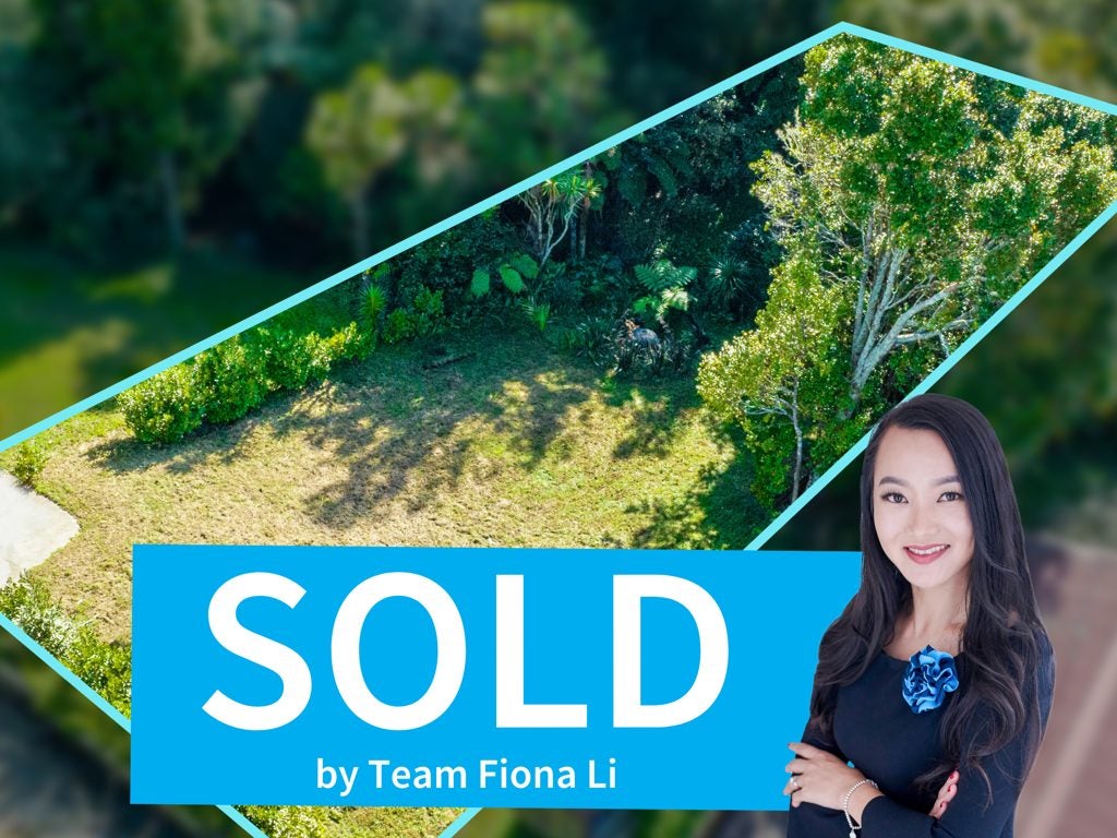 8B Eastglen Road, Glen Eden, Auckland - Carousel 1