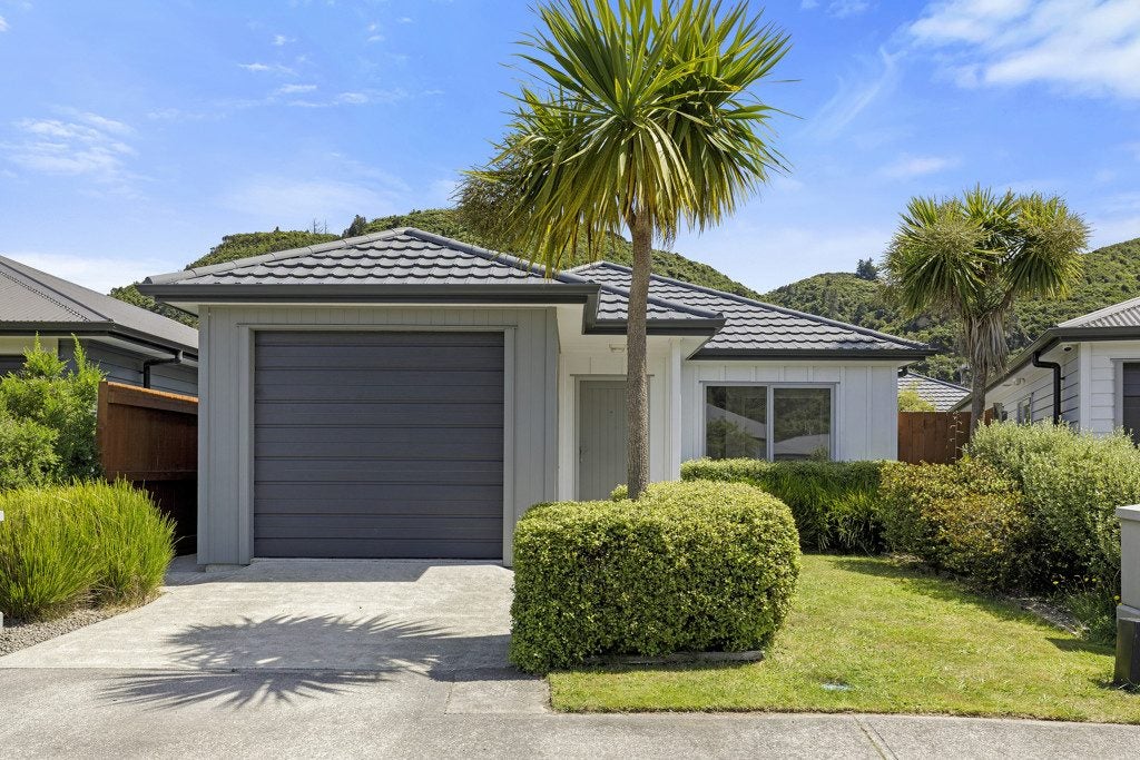 7 Te Toru Street, Taita, Lower Hutt - Carousel 1