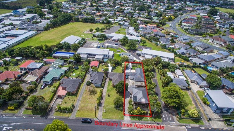 9 Toru Street, Te Atatu Peninsula, Auckland - Carousel 1
