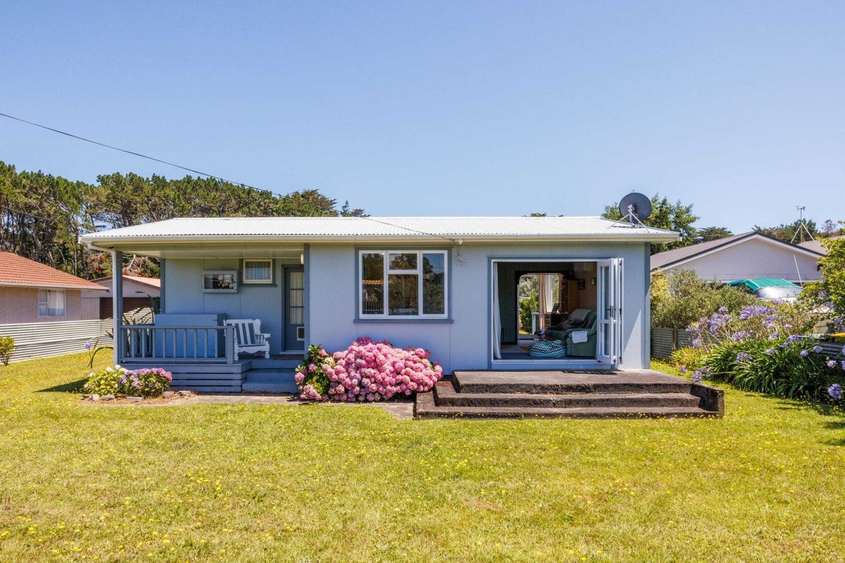 72 Nash Parade, Foxton Beach, Foxton - Carousel 14