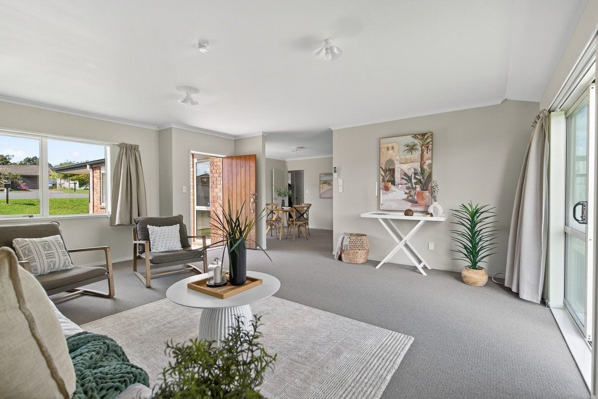 9 Gina Way, Welcome Bay, Tauranga - Carousel 1