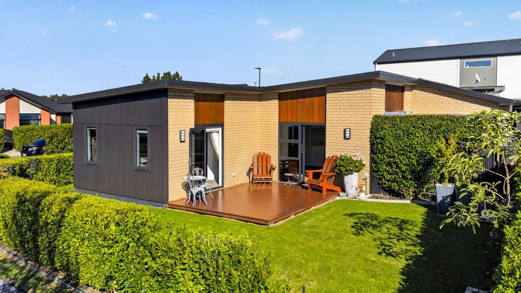 1 Garth Ross Lane, Karaka, Papakura - Carousel 2