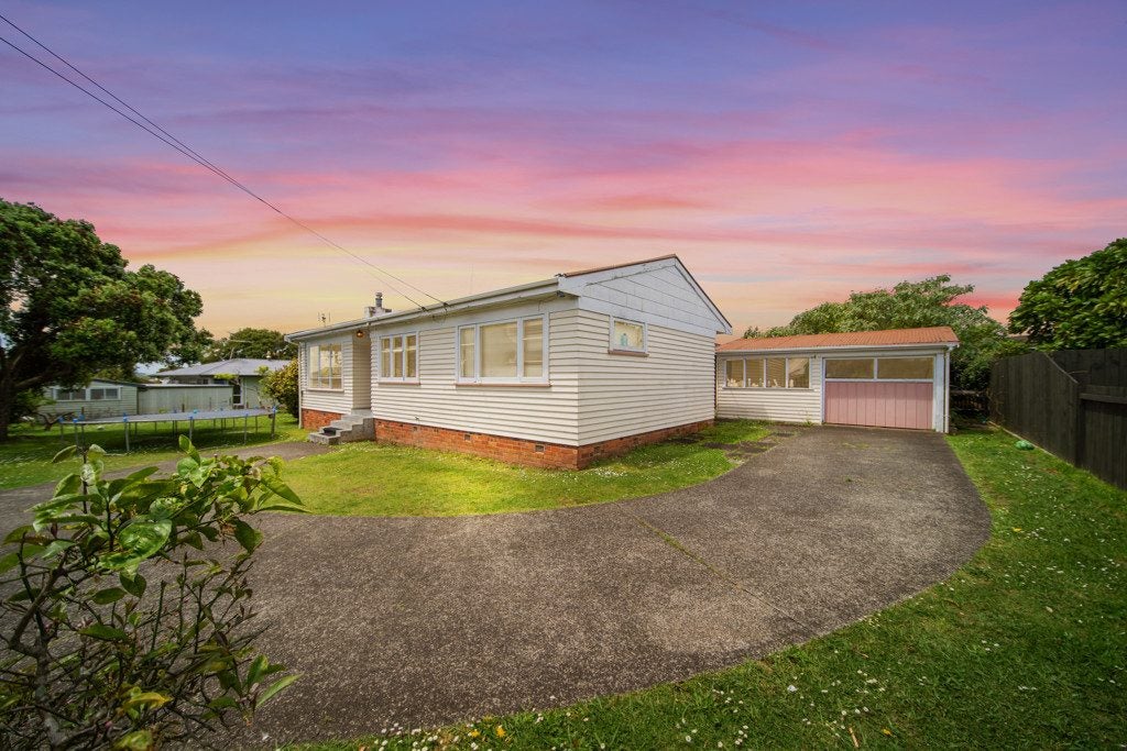 16 Hooks Road, Manurewa, Auckland - Carousel 2
