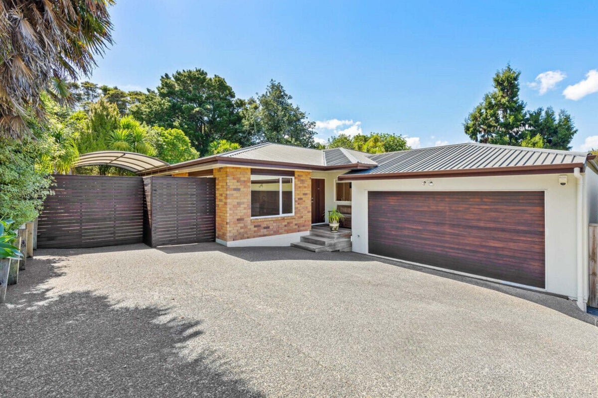 26A Park Road, Glenfield, Auckland - Carousel 1