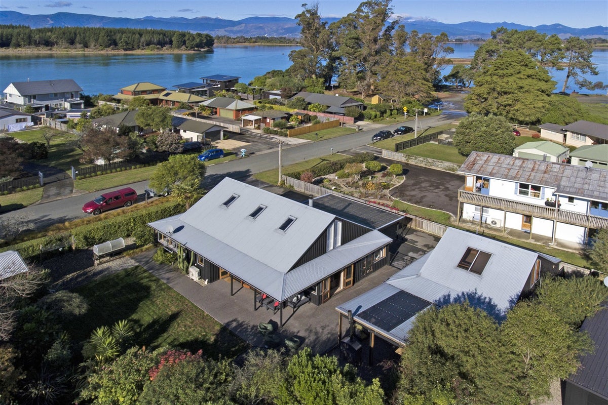 50 Tahi Street, Mapua - Carousel 1