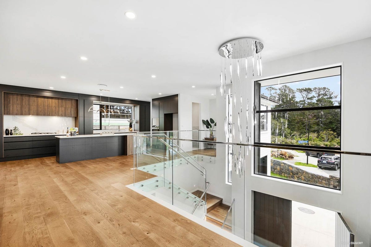 10 Taimana Place, Greenhithe, Auckland - Carousel 2