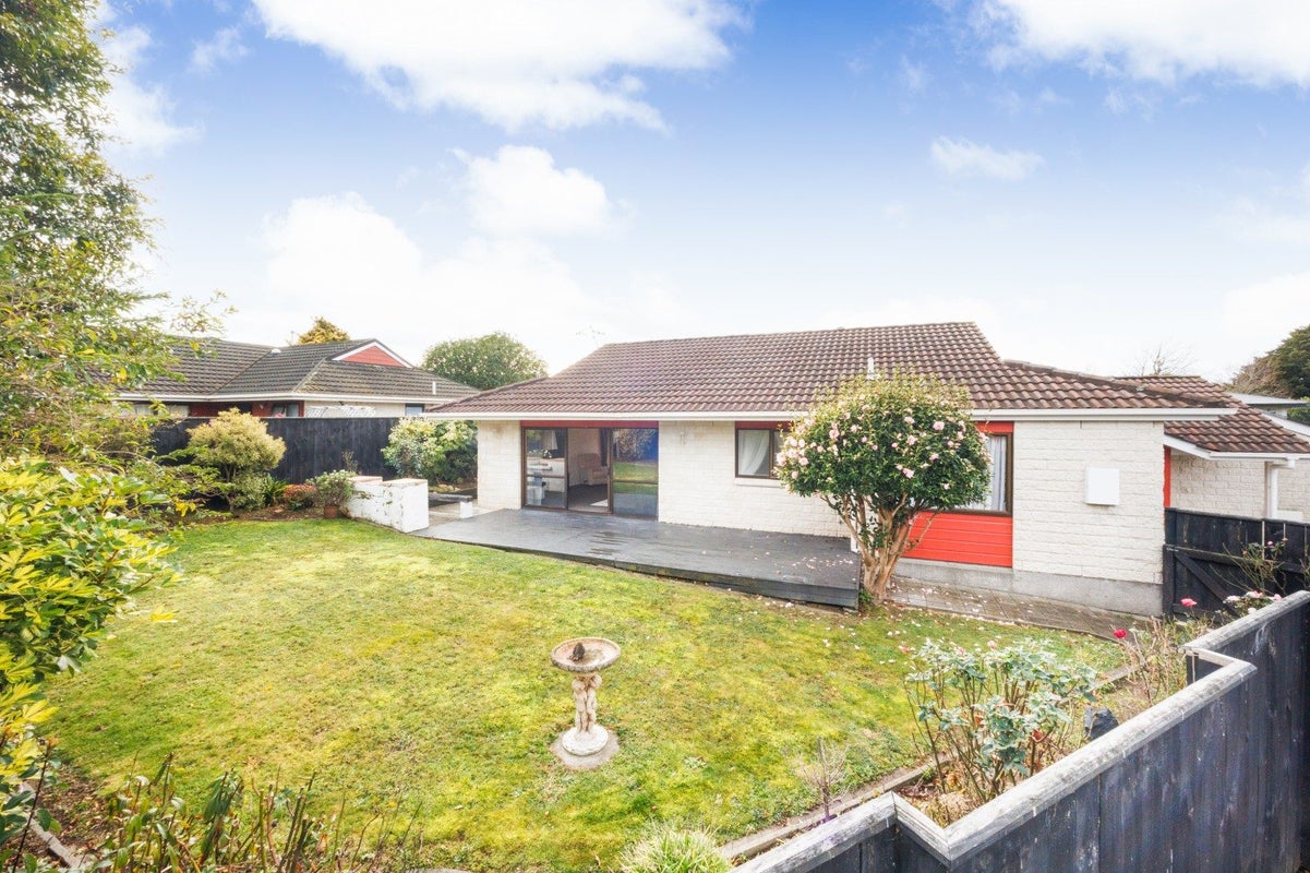 14 Fraser Court, Roslyn, Palmerston North - Carousel 1