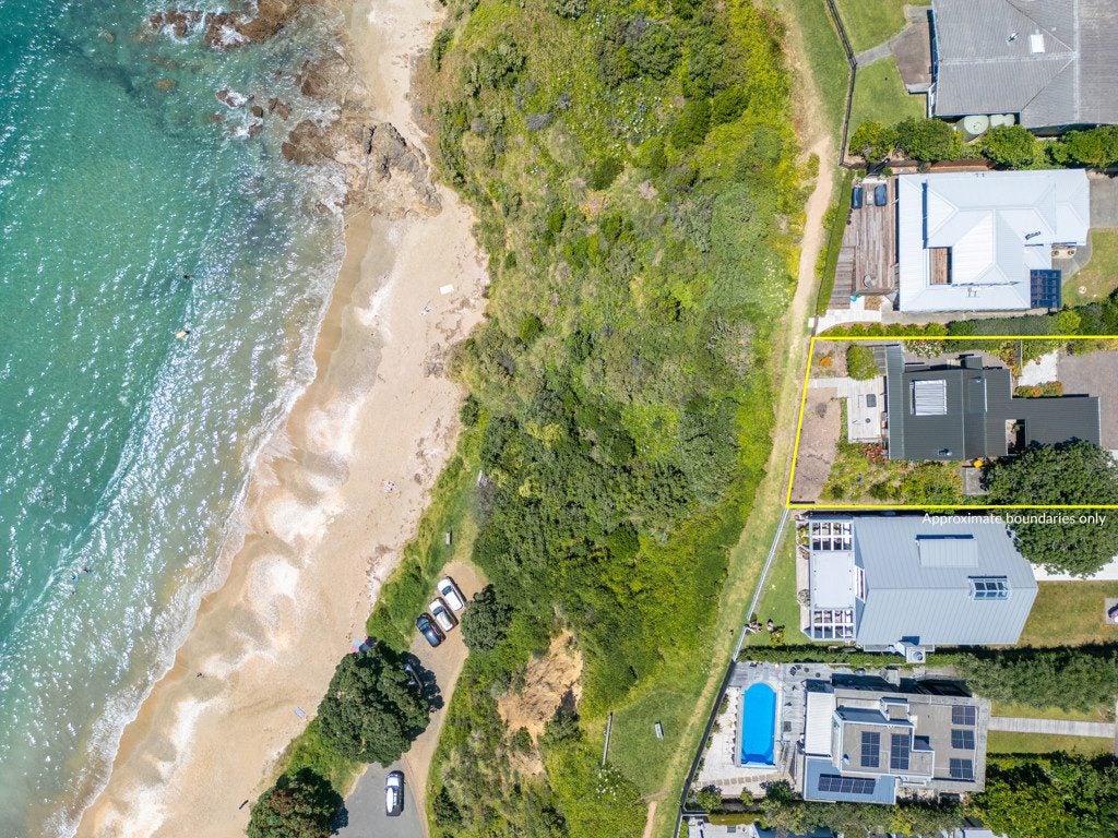 189 Ocean View Road, Oneroa, Waiheke Island - Carousel 2