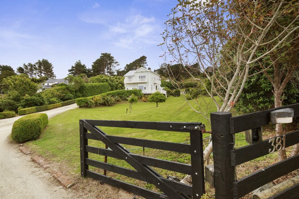 381 Horokiwi Road, Horokiwi, Wellington - Carousel 46