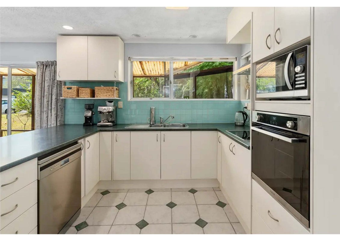 153 Weatherly Road, Torbay, Auckland - Carousel 2