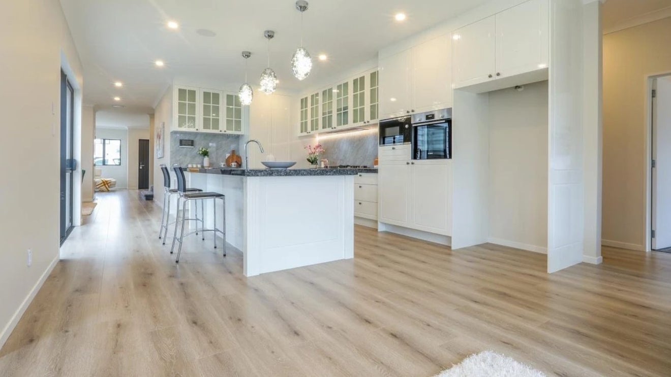 6 Morepork Street, Flat Bush, Auckland - Carousel 1