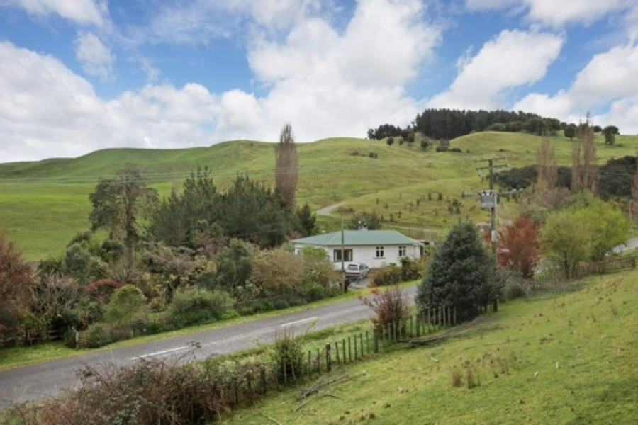 768 Rangatira Road, Hunterville - Carousel 1