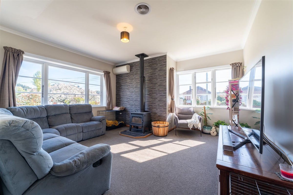 1 Farnham Street, Oamaru North, Oamaru - Carousel 2