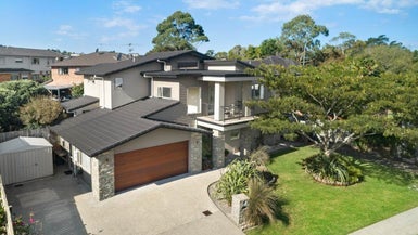 3 Travis View Drive, Fairview Heights, Auckland - Carousel 1