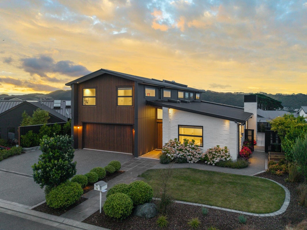 14 Rotorua Grove, Aotea, Porirua - Carousel 1