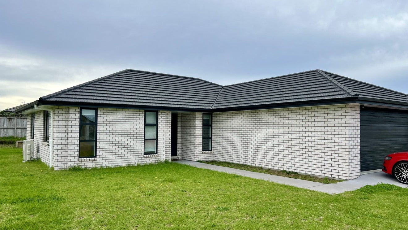 24 St Michael Crescent, One Tree Point - Carousel 1