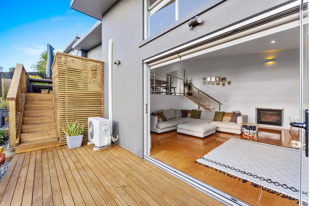 20 Admirals Court Drive, Greenhithe, Auckland - Carousel 2