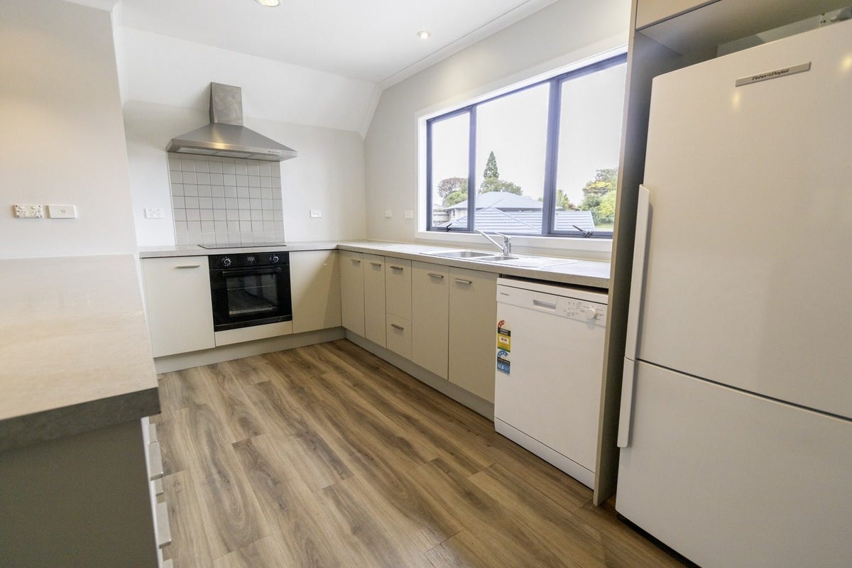 6 Knox Place, Leamington, Cambridge - Carousel 2