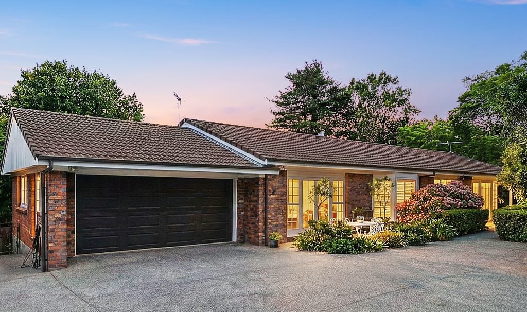 33A Waiatarua Road, Remuera, Auckland - Carousel 1