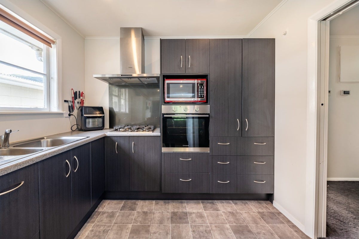 36 Horoeka Street, Stokes Valley, Lower Hutt - Carousel 2