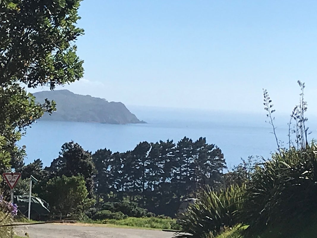 4 Ocean View Crescent, Rakino Island, Auckland - Carousel 1