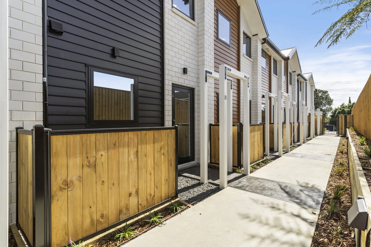 6/170 Don Buck Road, Massey, Auckland - Carousel 2