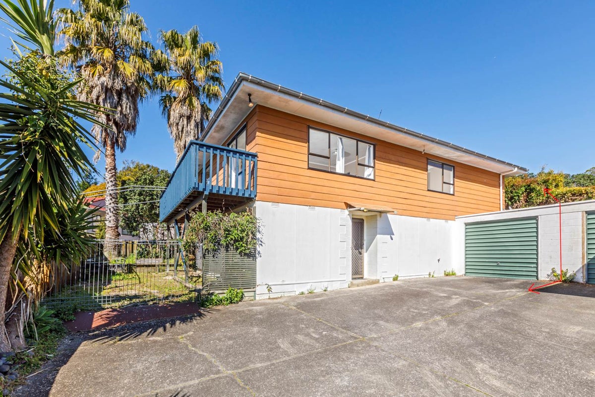 2/34 Topliss Drive, Northcross, Auckland - Carousel 1