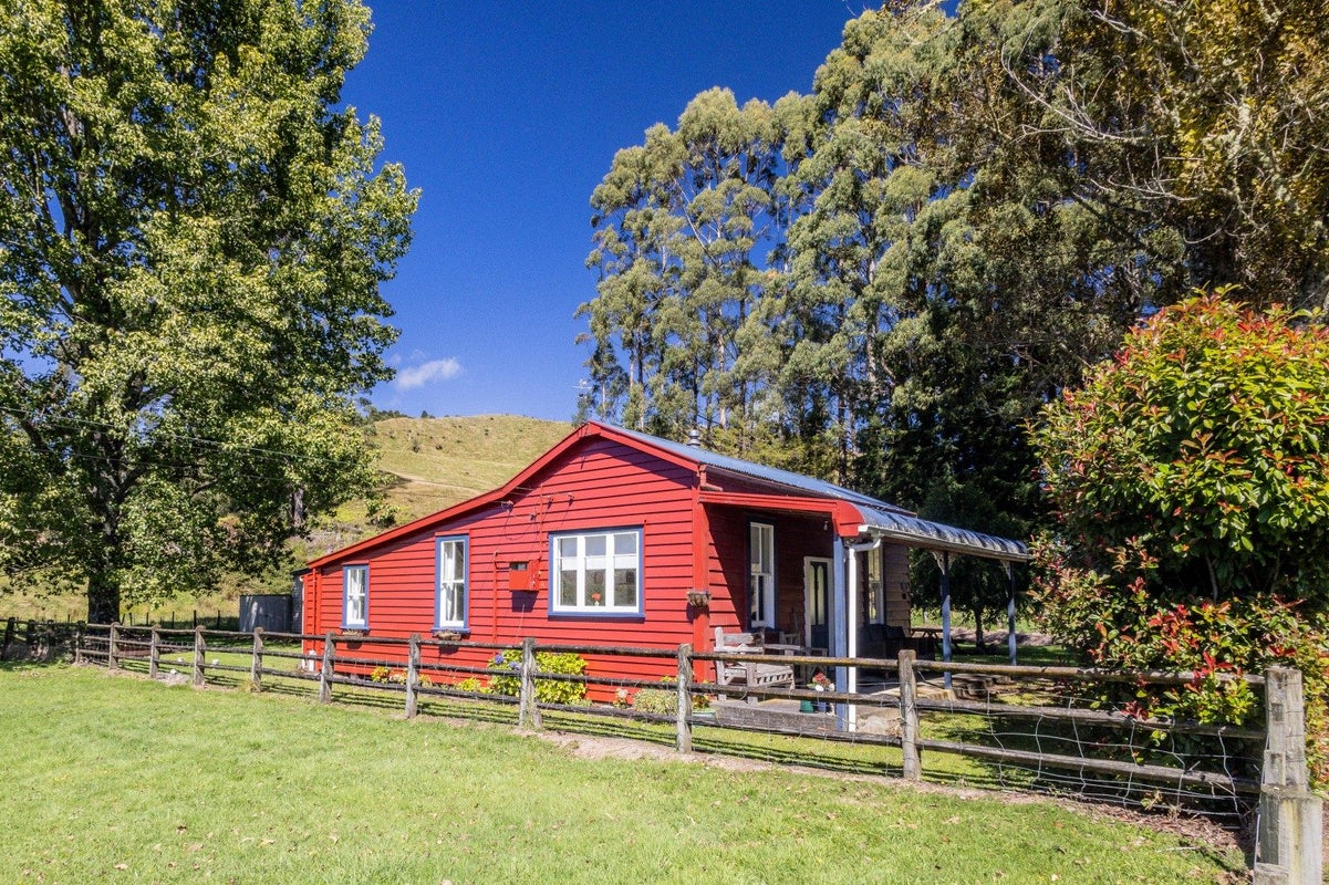 35 Kaitieke Road, Raurimu, Owhango - Carousel 1