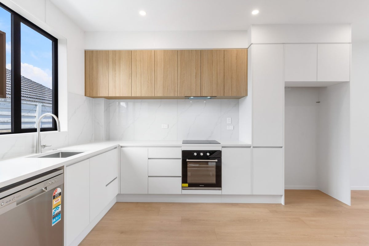 62 Kings Road, Panmure, Auckland - Carousel 2